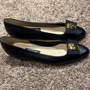 Bally New Without Box Navy Blue Kitten Heel With Gold Detail 7 Narrow
